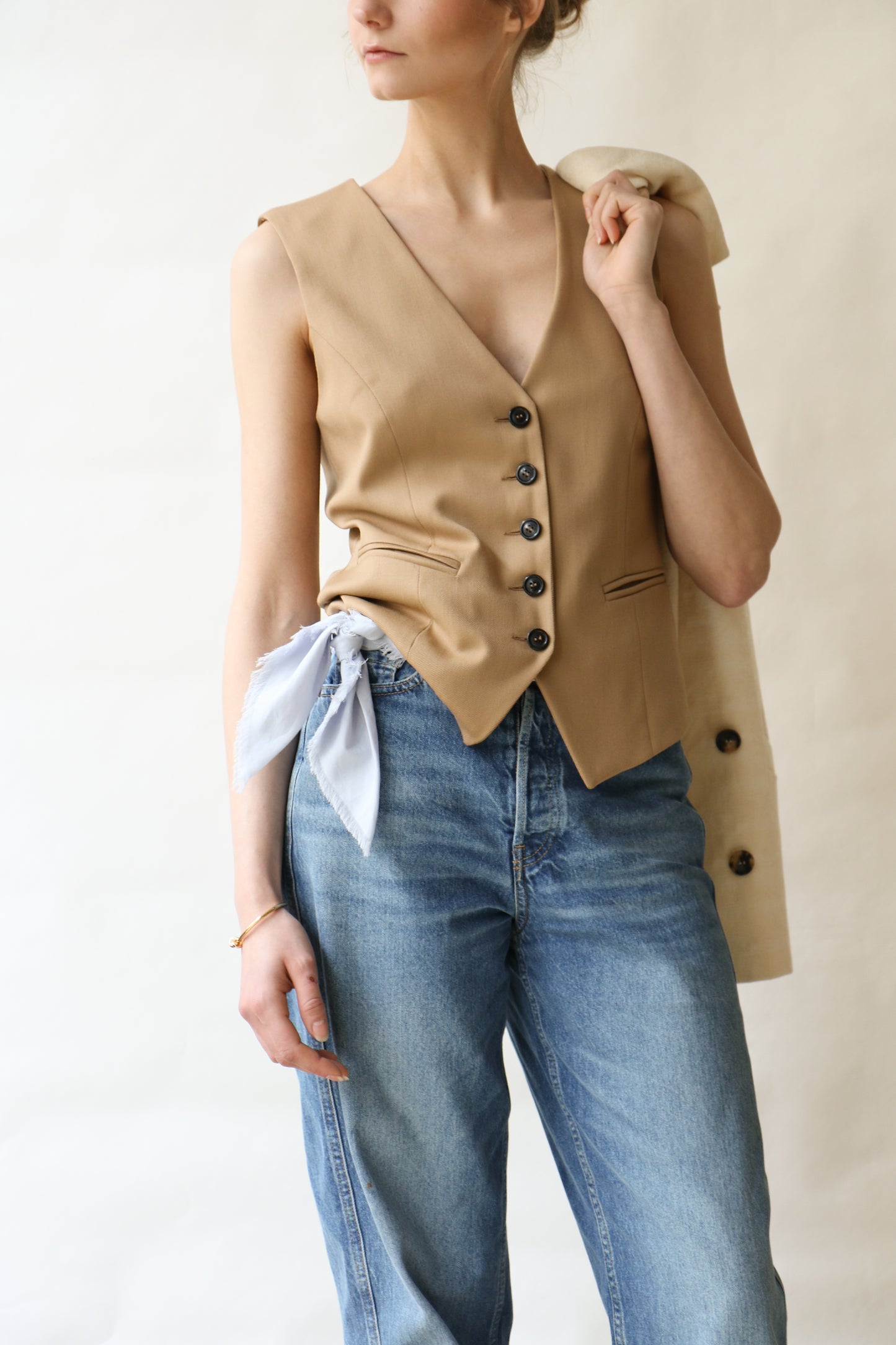 Vest STINE - camel